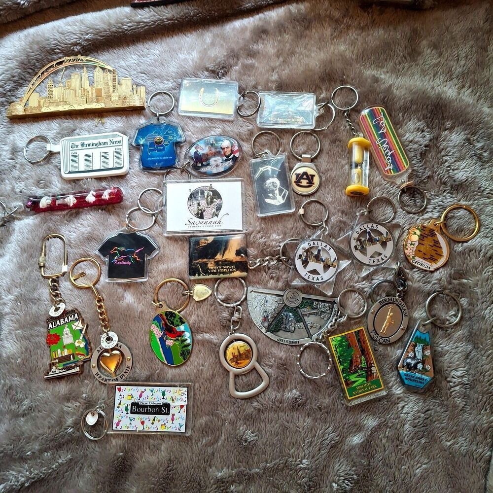26 Vintage Southern USA Travel Souvenirs - Keychains - Alabama, Georgia - 90s